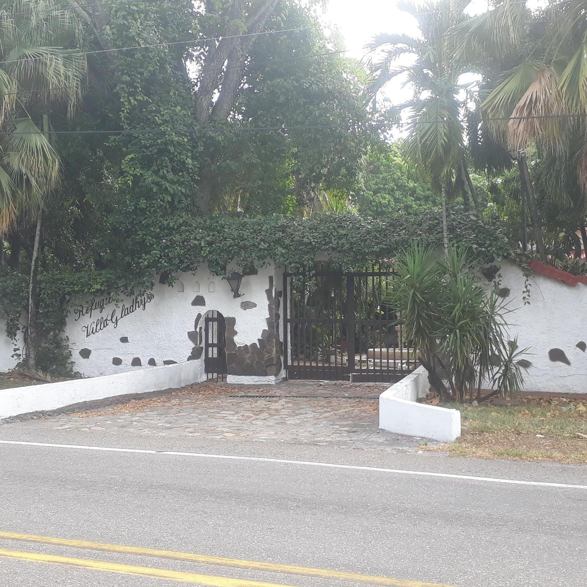 VILLA GLADHYS CASA CAMPESTRE