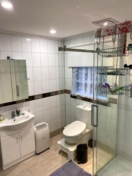 Self Contained Unit, Private Bathroom, Private Entrance, Close to Shops & Hospital Homestay view 4