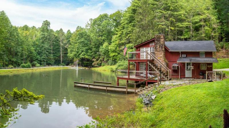 Pops Place · Pops Place on a Fishing Pond, Rustic, Cabin Experi