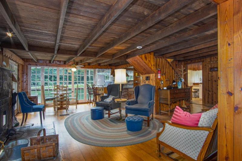 Pops Place · Pops Place on a Fishing Pond, Rustic, Cabin Experi