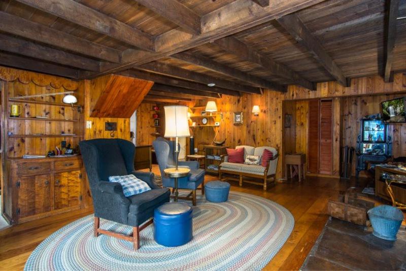 Pops Place · Pops Place on a Fishing Pond, Rustic, Cabin Experi