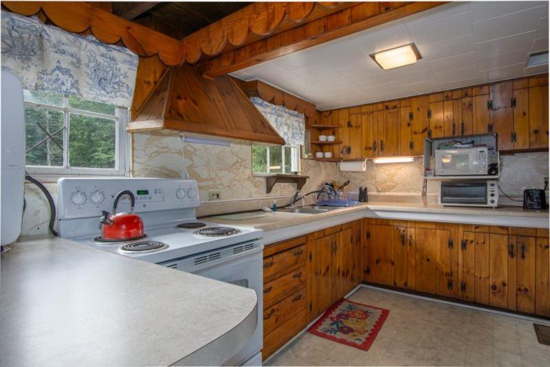 Pops Place · Pops Place on a Fishing Pond, Rustic, Cabin Experi