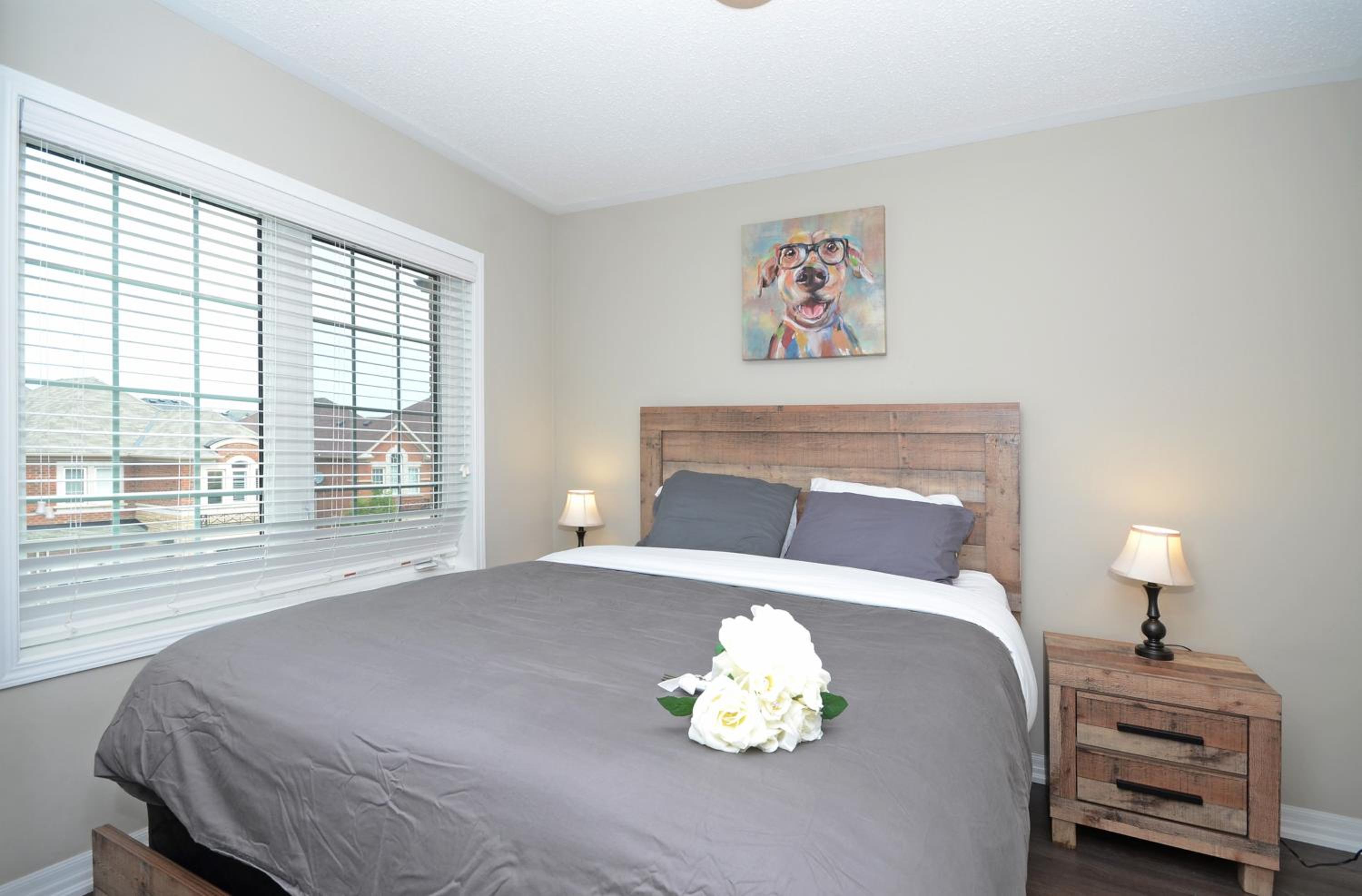 Royal Stays Townhome Collection - 3 Bedroom Townhome in Oakville - Property Image 23
