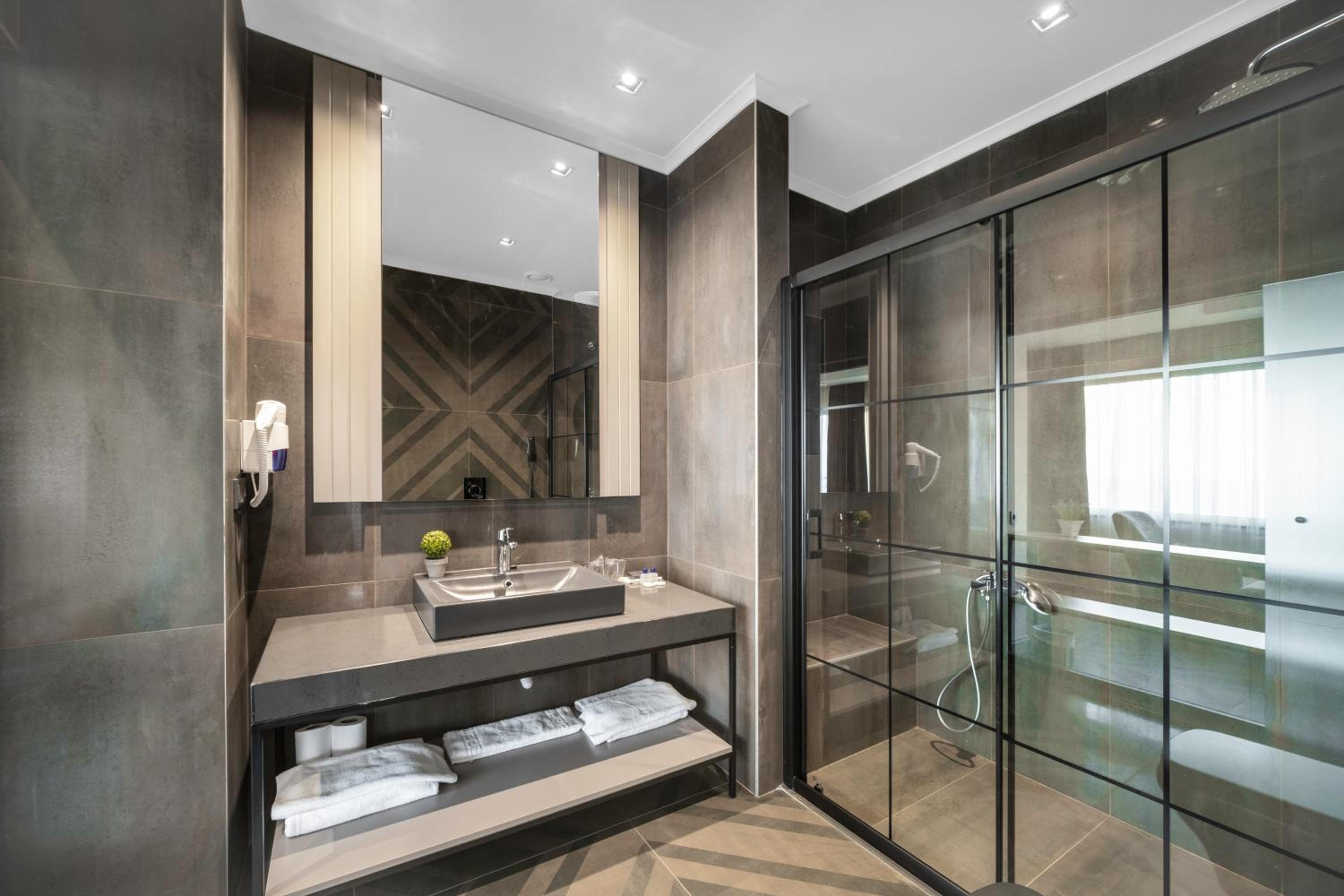 Riviera Hotel & Spa - Image 48