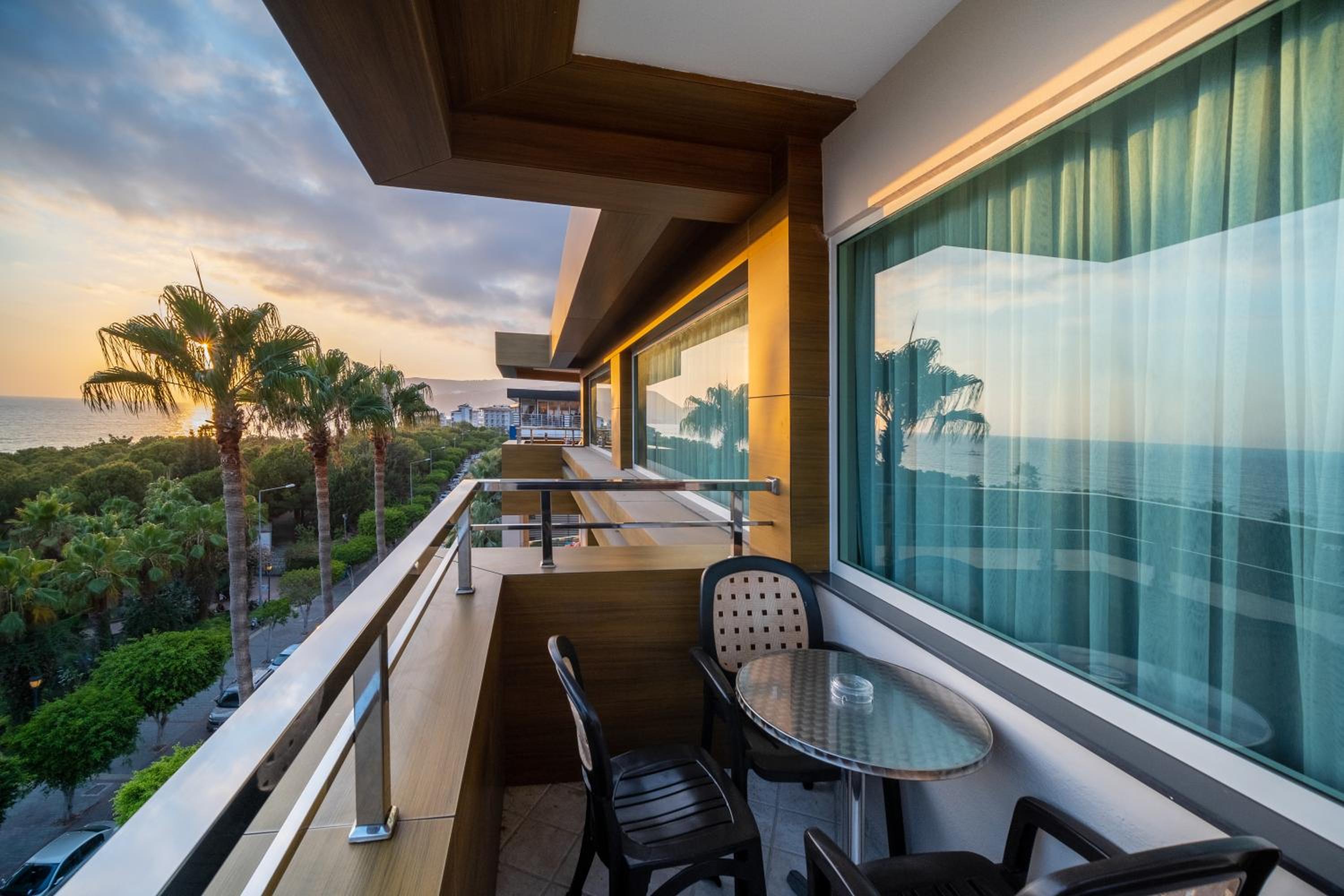 Riviera Hotel & Spa - Image 49