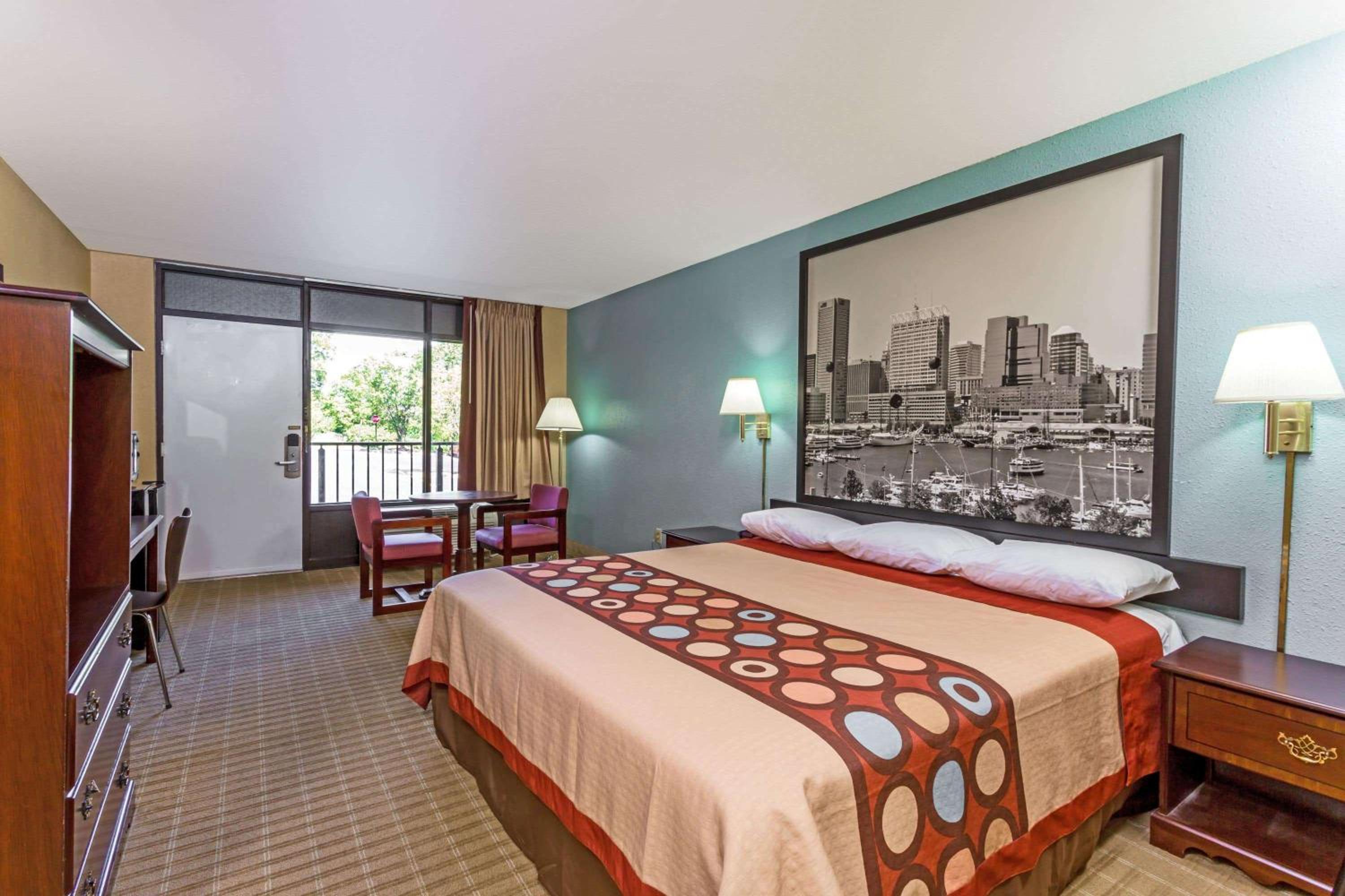 Jessup Vacations - Super 8 by Wyndham Jessup/Baltimore Area - Property Image 3