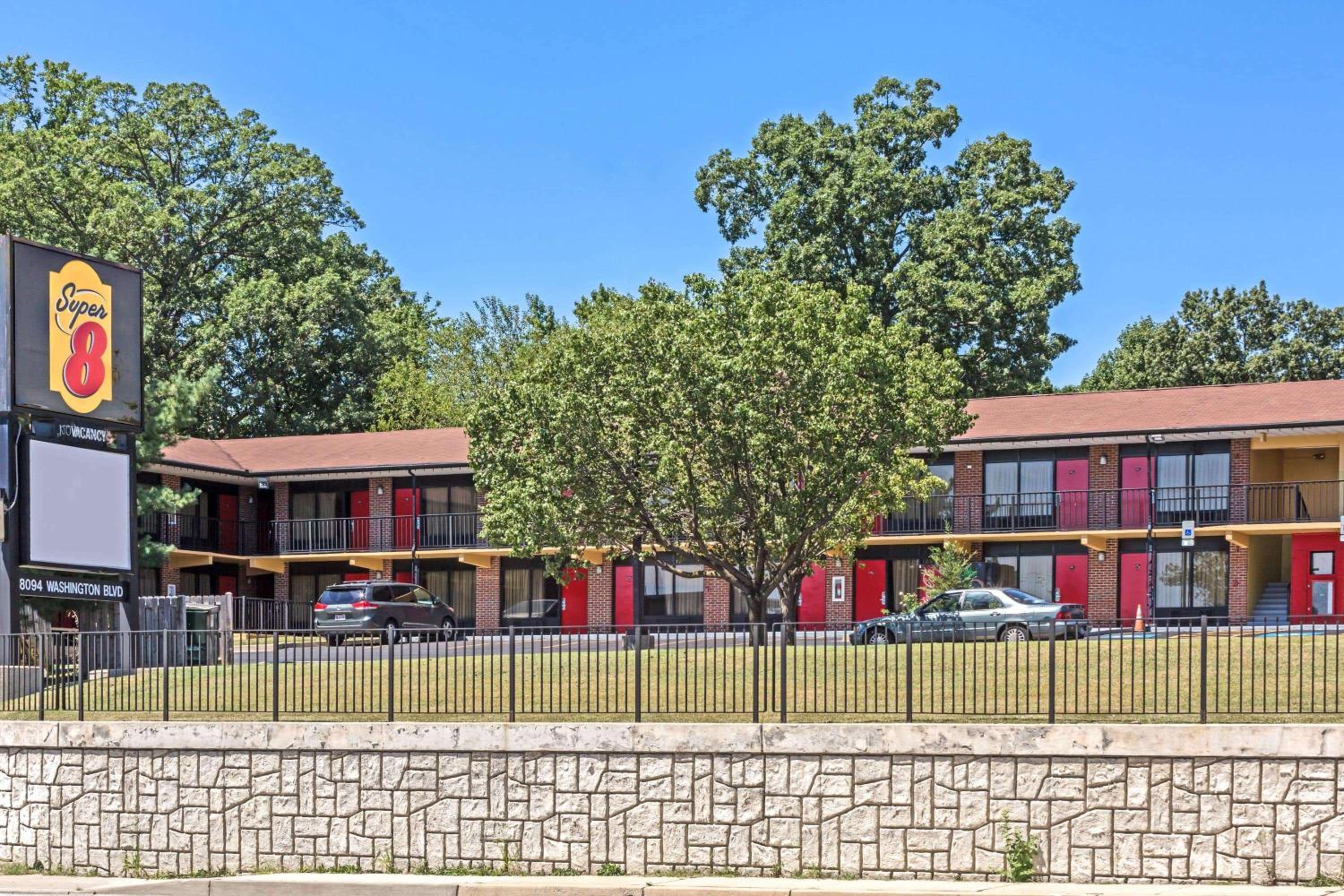 Jessup Vacations - Super 8 by Wyndham Jessup/Baltimore Area - Property Image 1