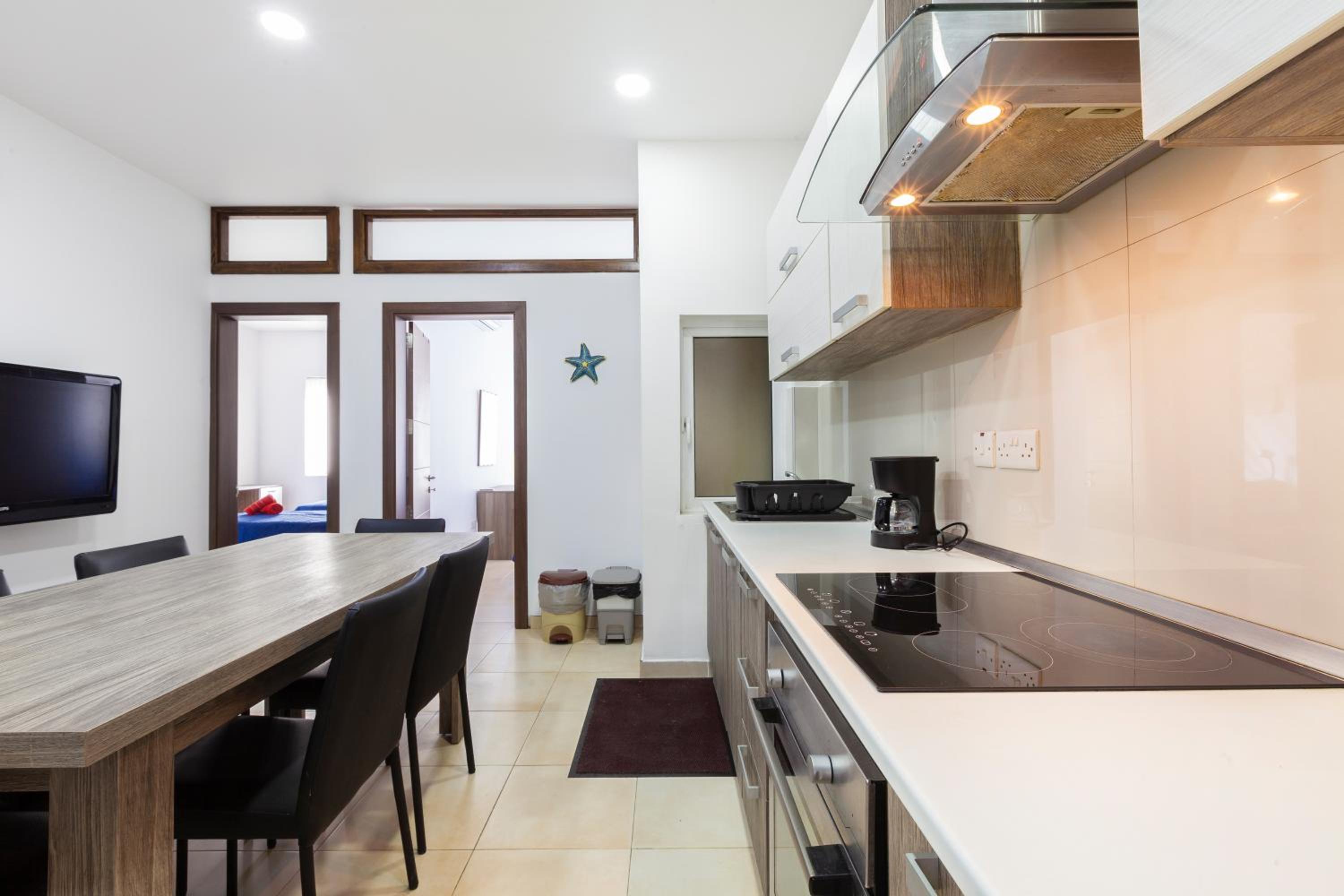 PC3- Centrally Located Apt-Close to University view 5