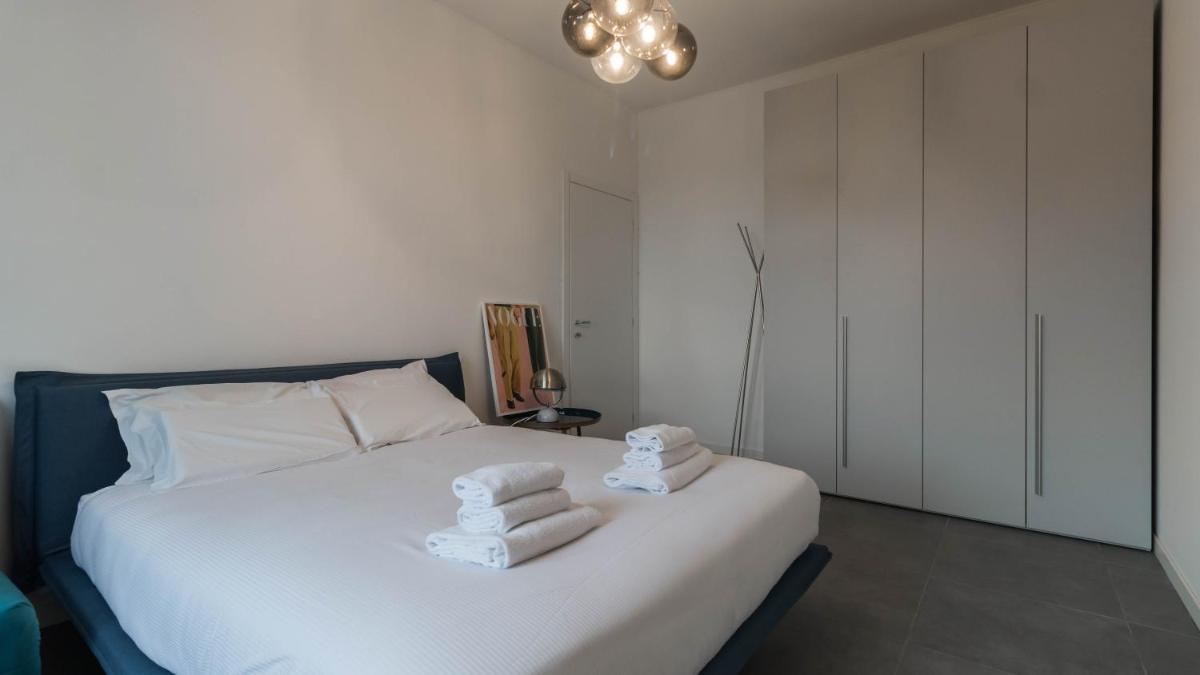 APT24 - MODERN APARTMENT with BALCONY