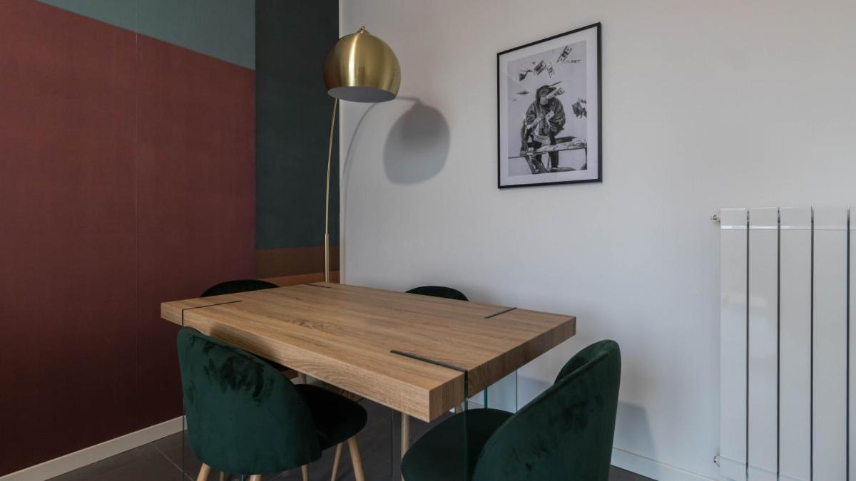 APT24 - MODERN APARTMENT with BALCONY