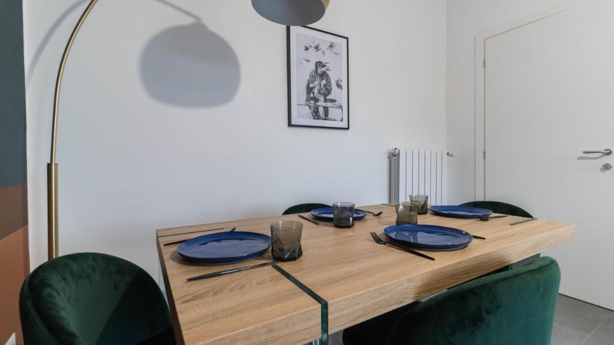 APT24 - MODERN APARTMENT with BALCONY
