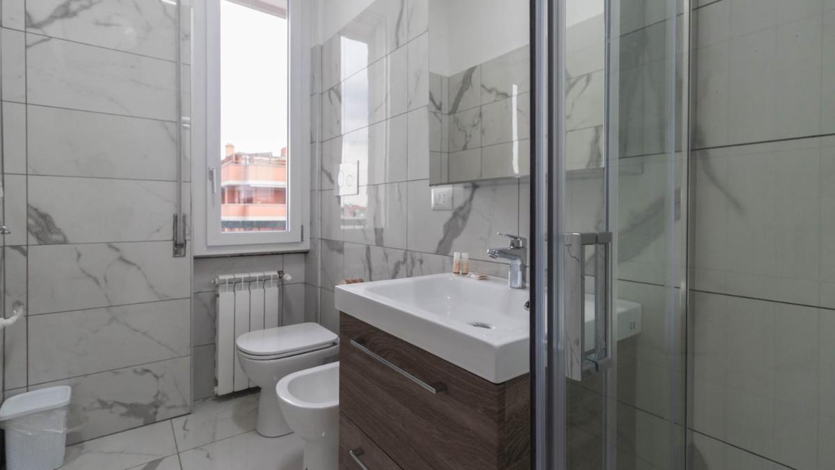 APT24 - MODERN APARTMENT with BALCONY