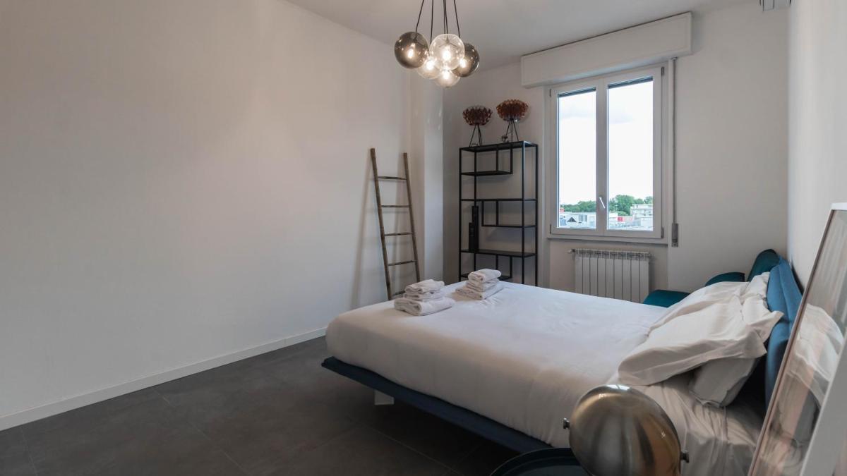 APT24 - MODERN APARTMENT with BALCONY