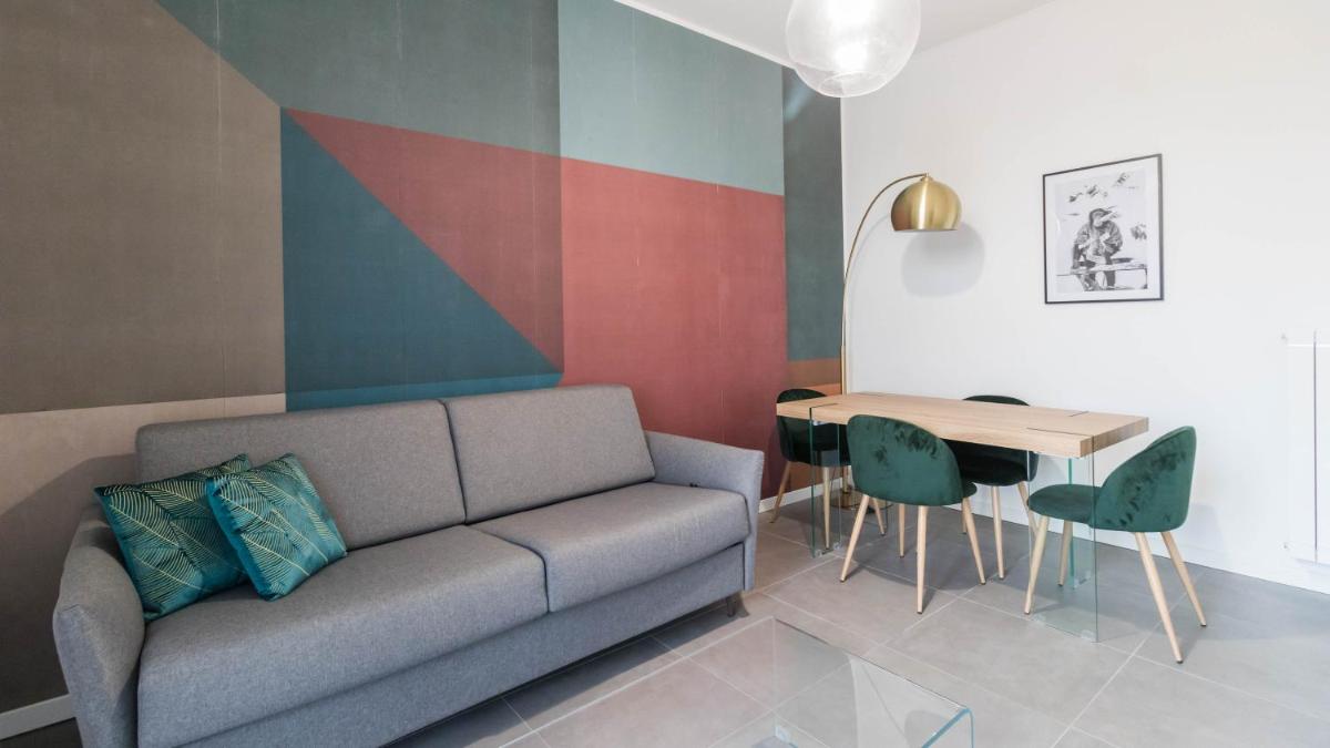 APT24 - MODERN APARTMENT with BALCONY