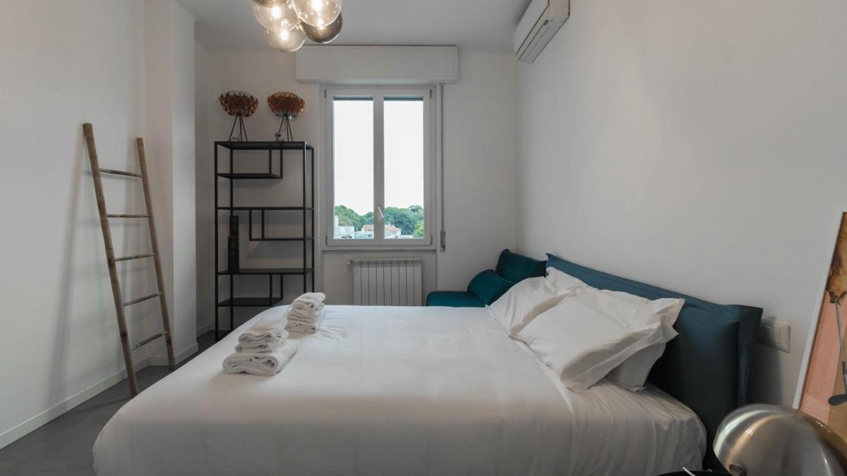 APT24 - MODERN APARTMENT with BALCONY