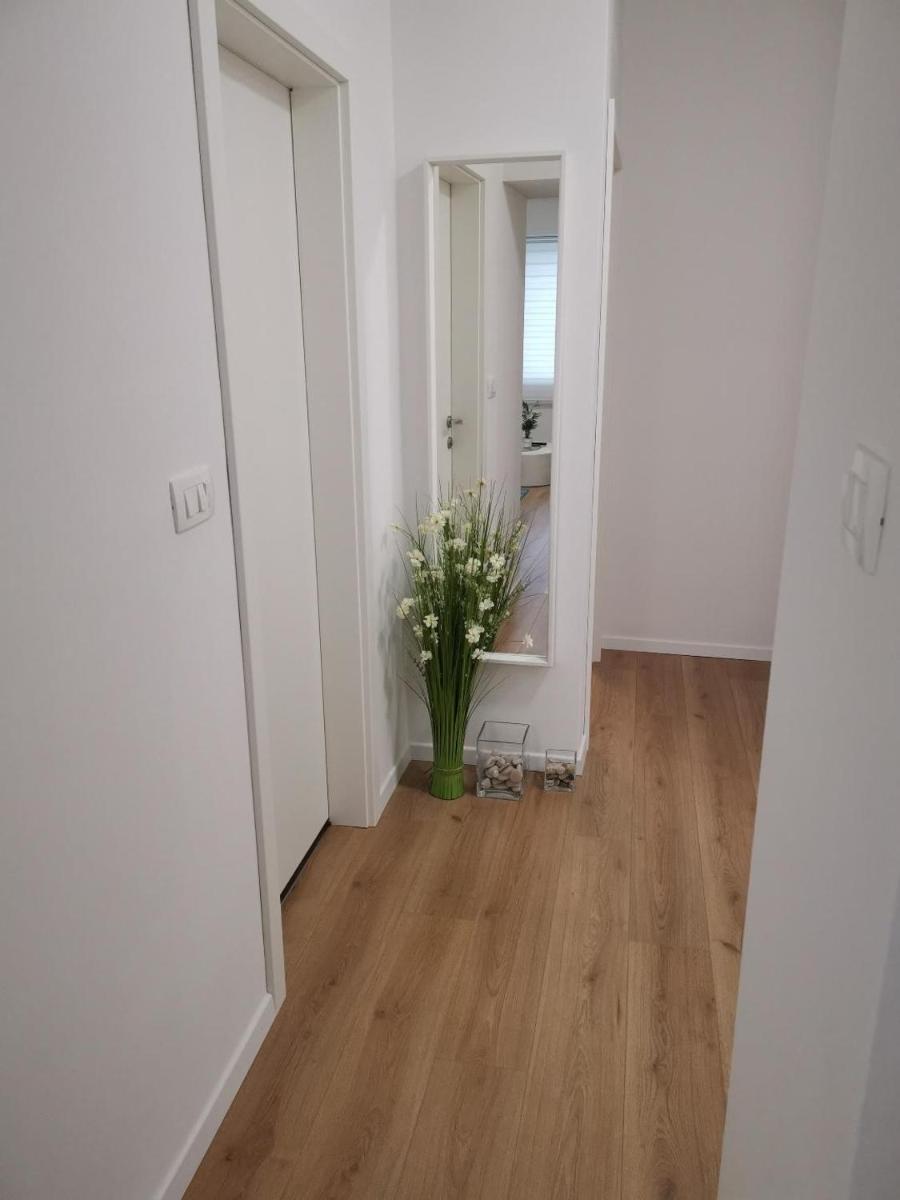 Photo 52