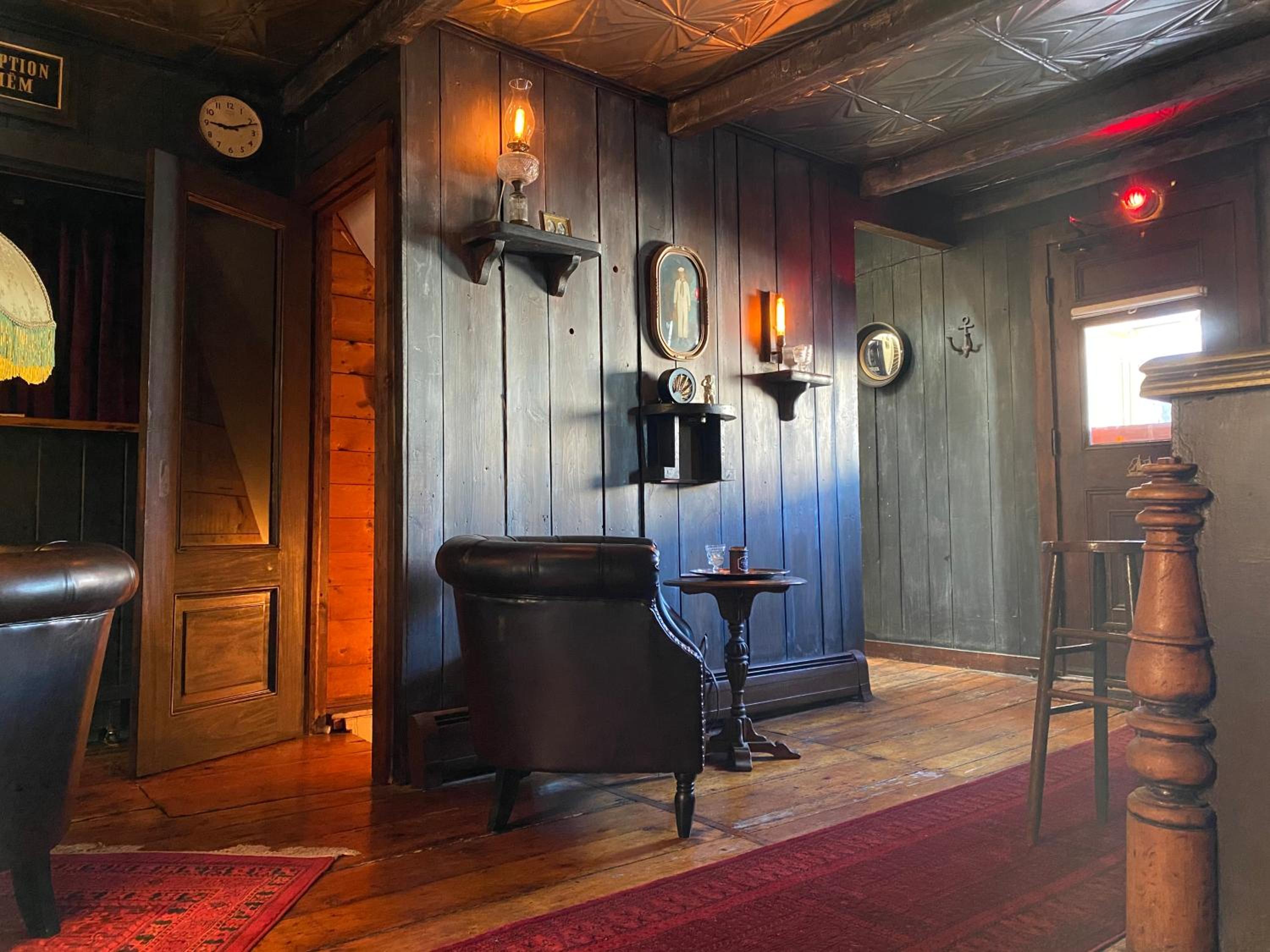 Crew's Quarters Boarding House - Caters to Men