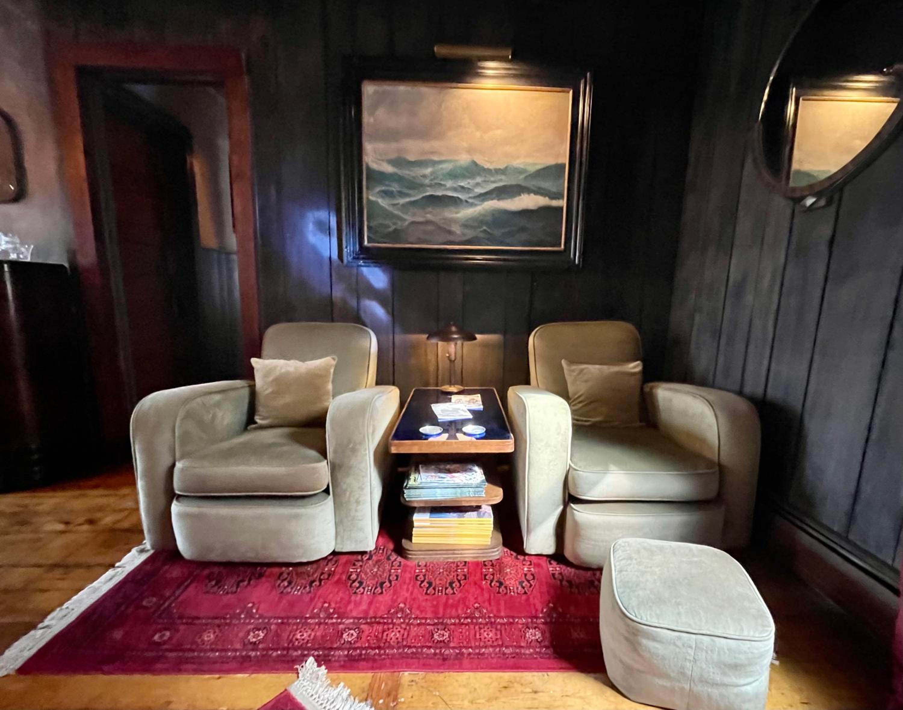 Crew's Quarters Boarding House - Caters to Men