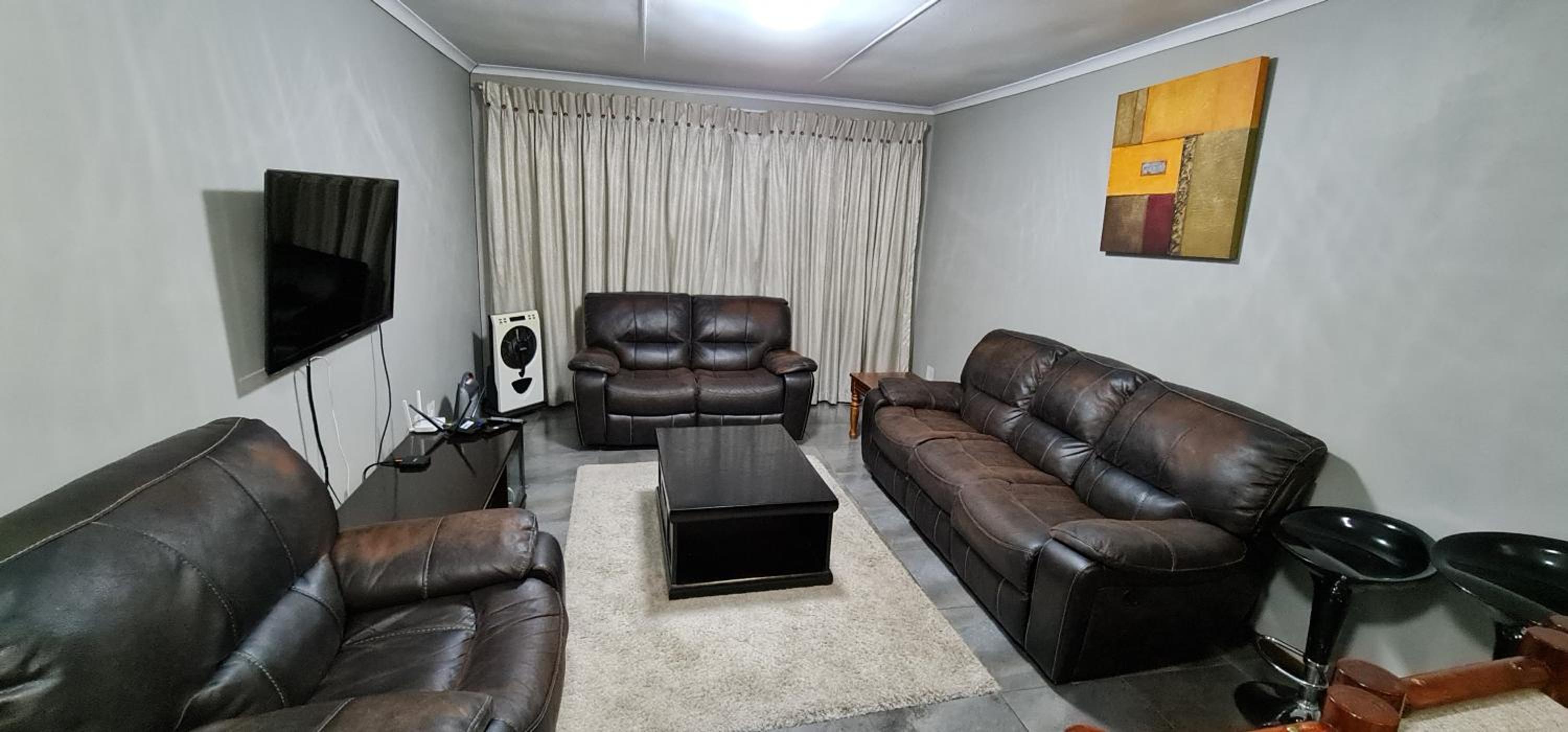 Hotel Executive 2 bed Apartment, free WIFI and DSTV - Image 1