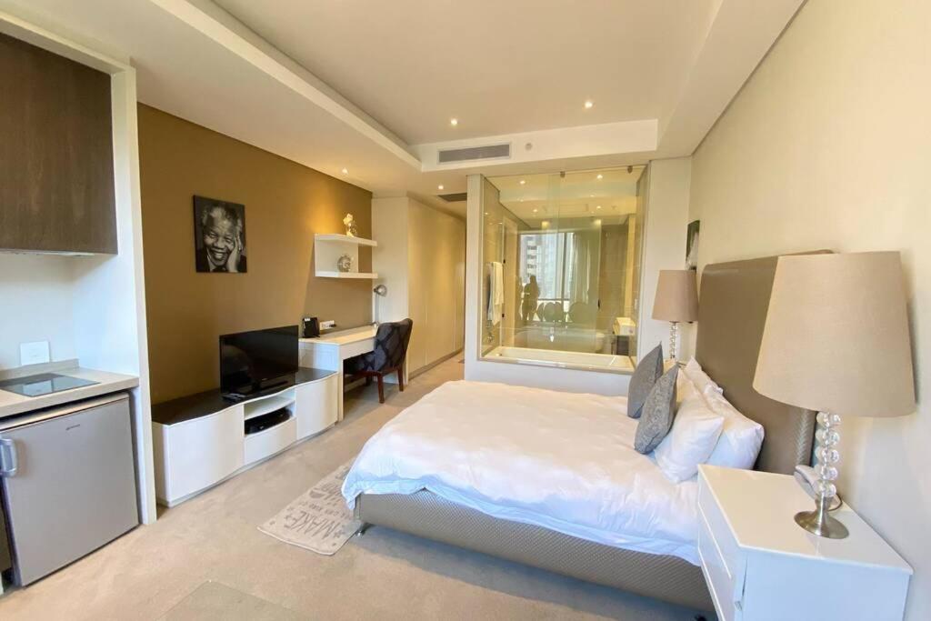 Dante’s Sandton Skye Apartment