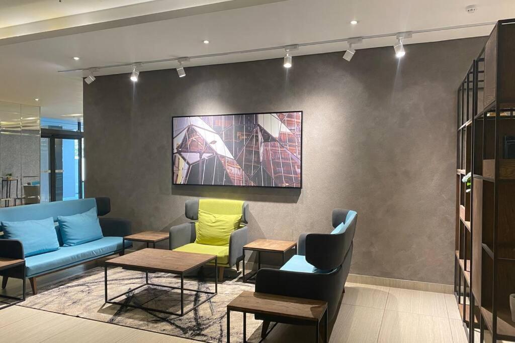 Dante’s Sandton Skye Apartment