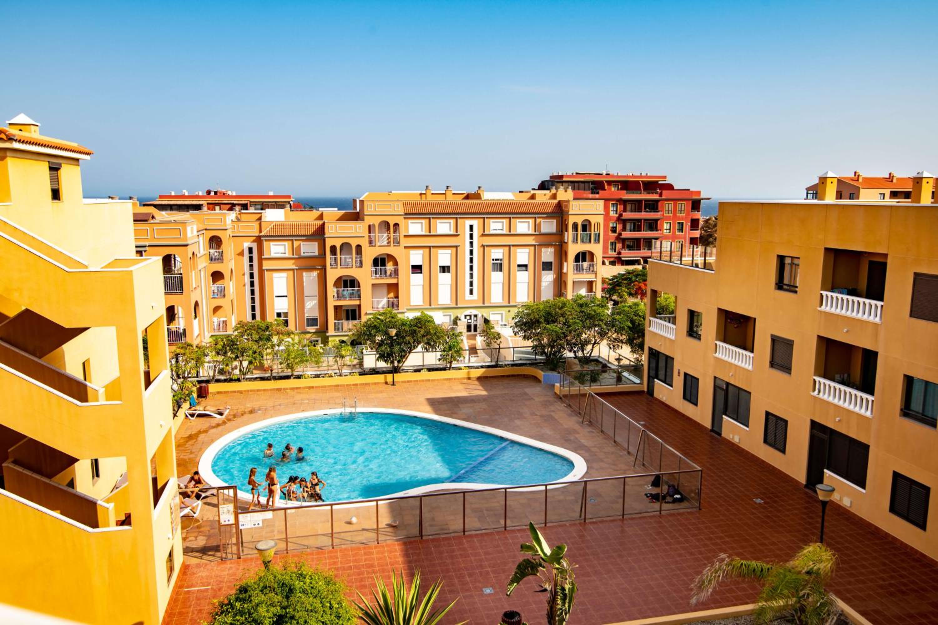 Alquilaencanarias-Medano Atalaya, terrace & pool view 4