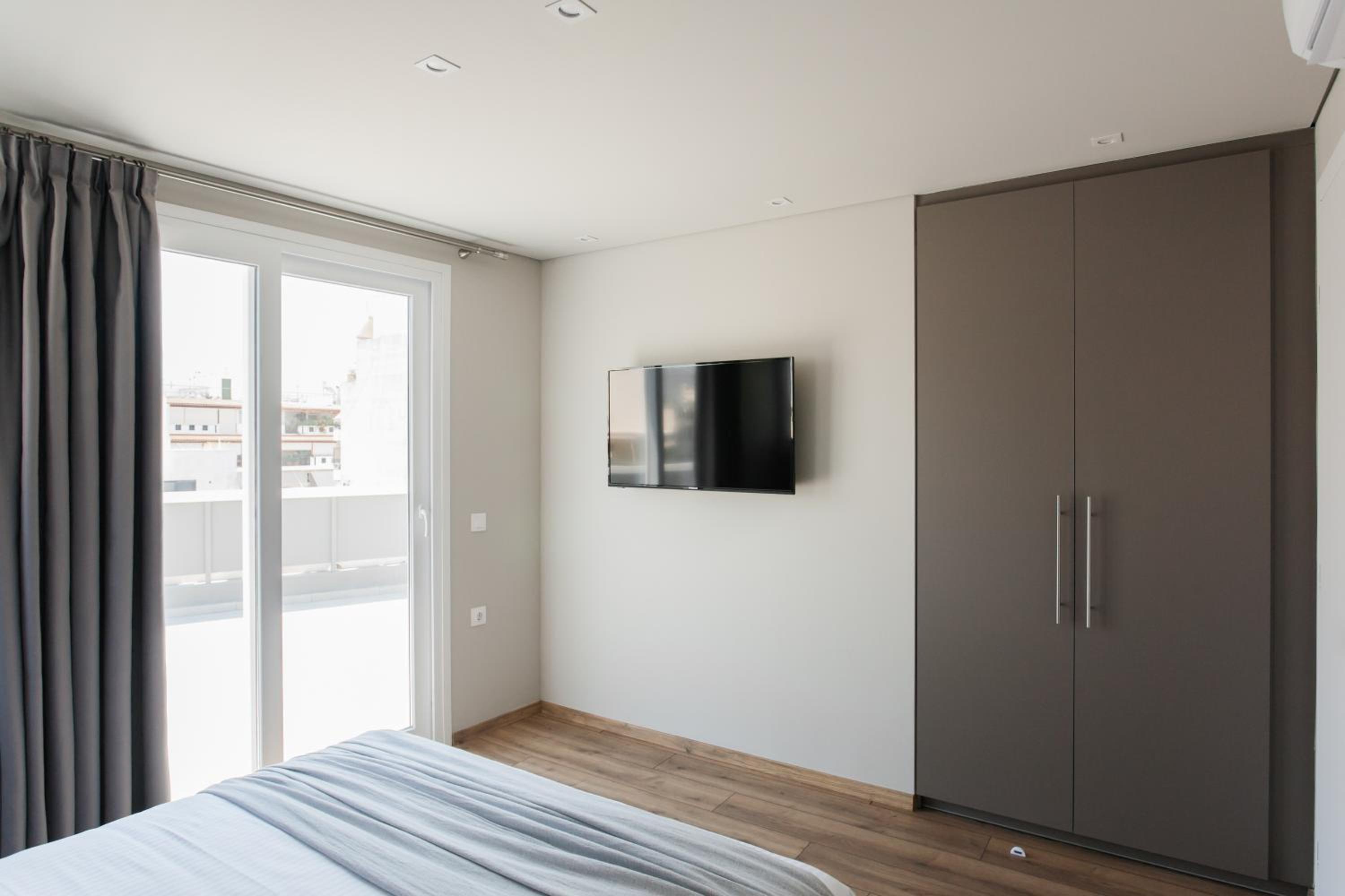 WYZ Athens Apartments by UPSTREET