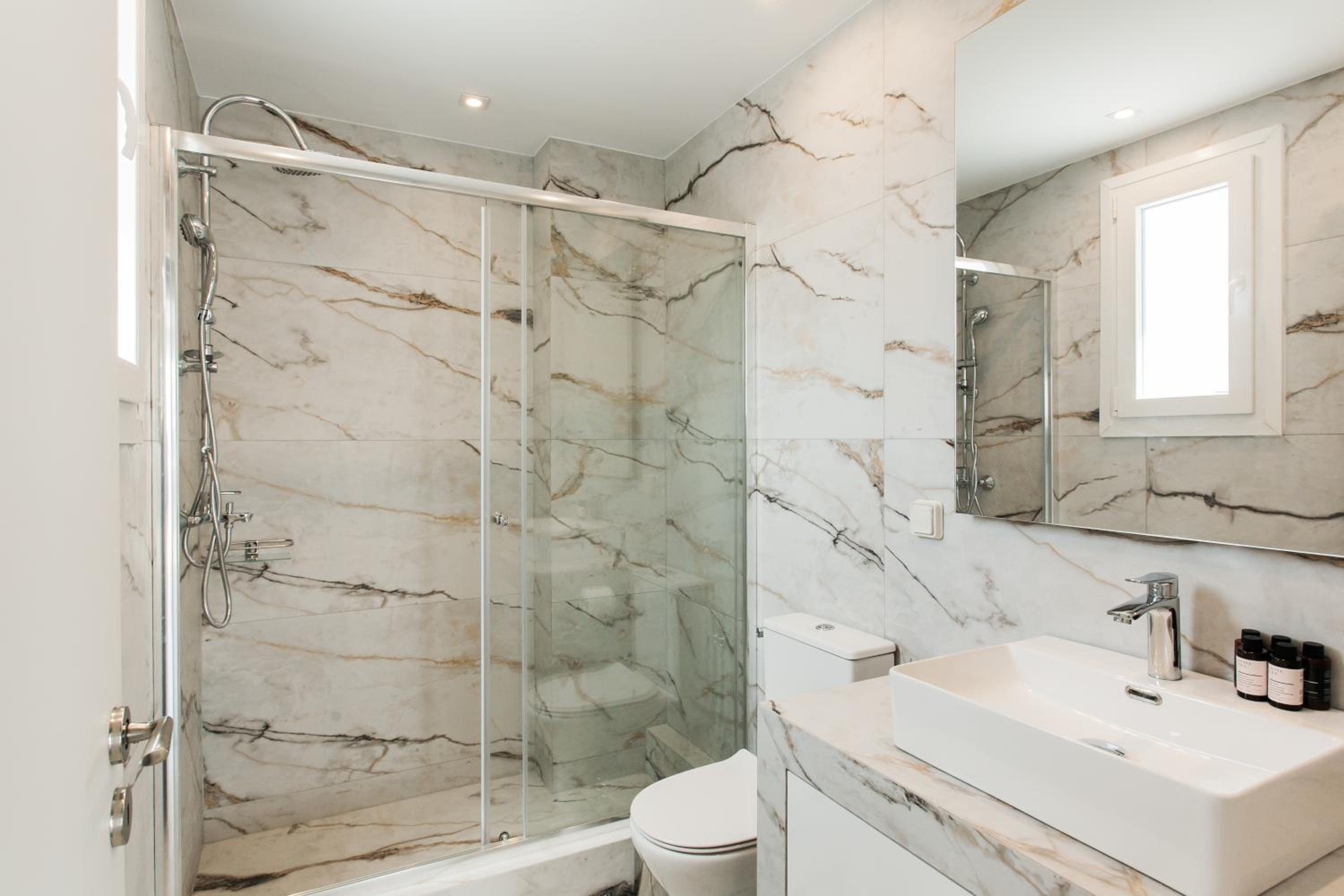 WYZ Athens Apartments by UPSTREET