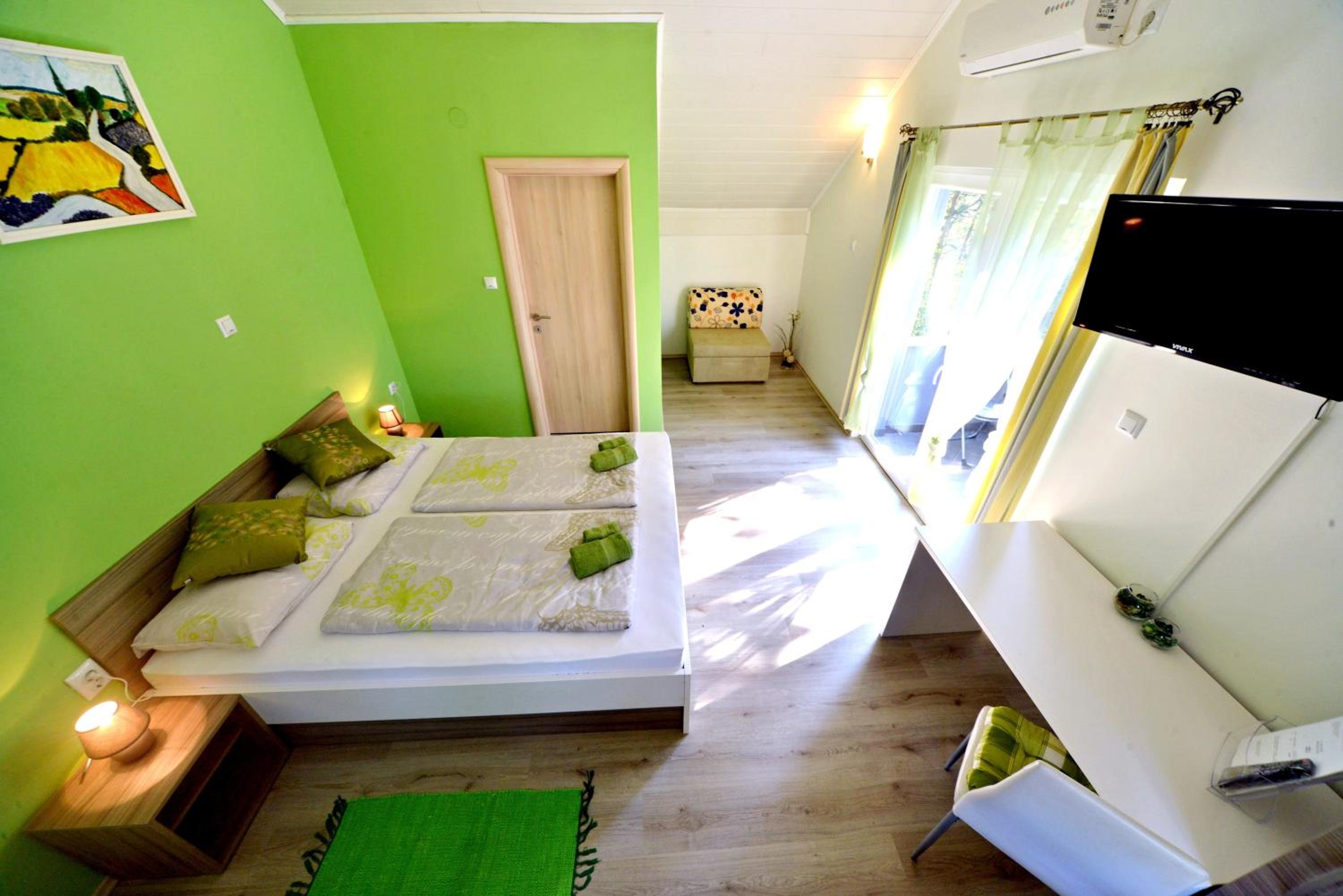 Photo 7