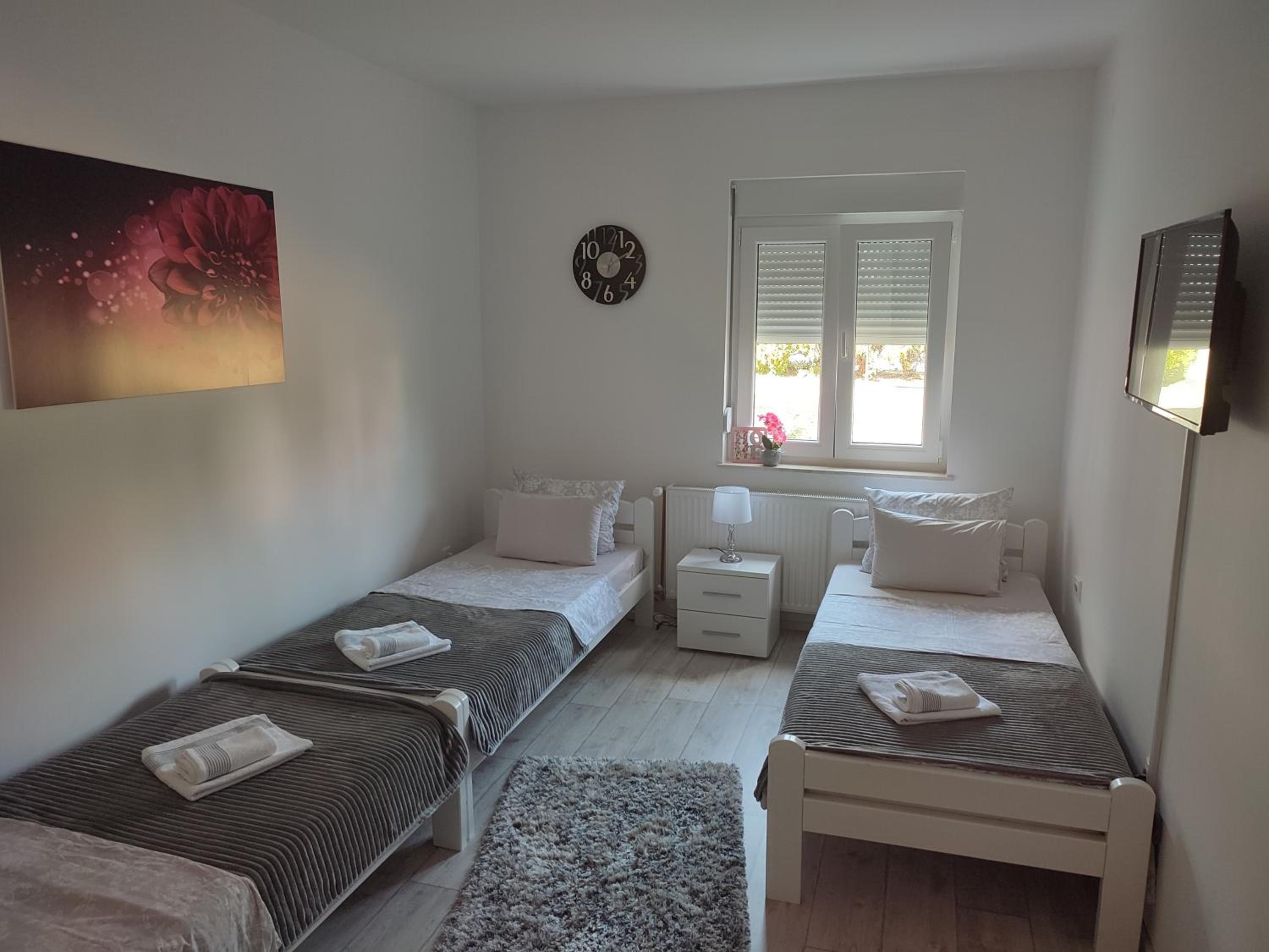 Apartman DORA view 2