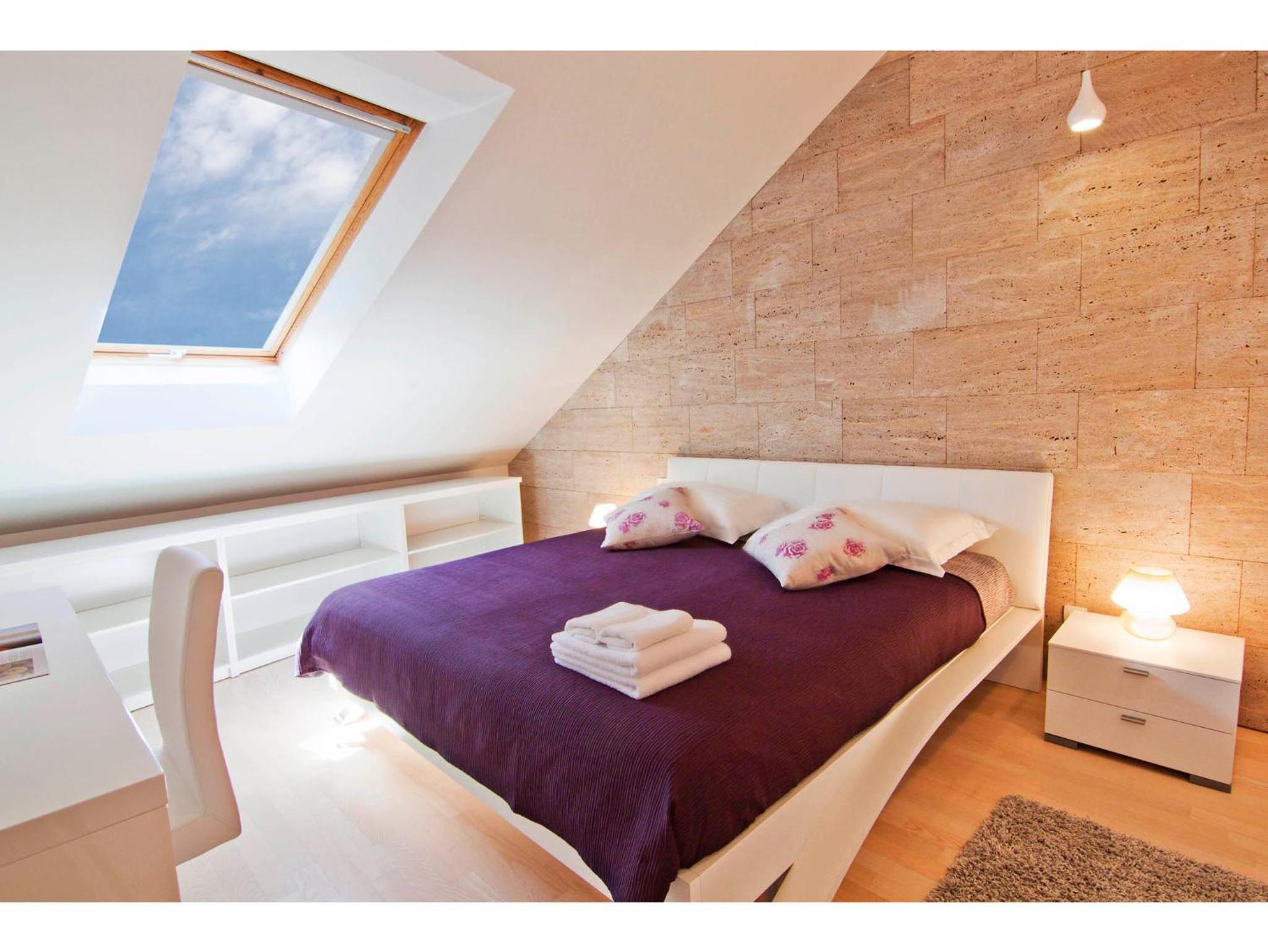 Laura Lux Suites