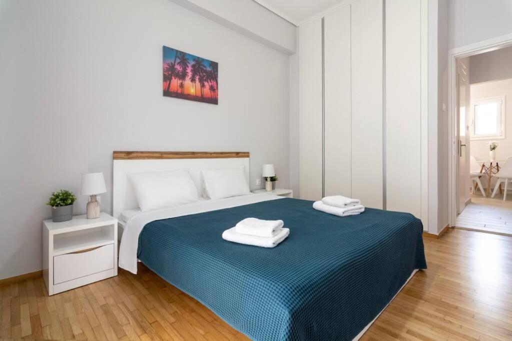 Chic & Minimal Apt. 5 min from Metro