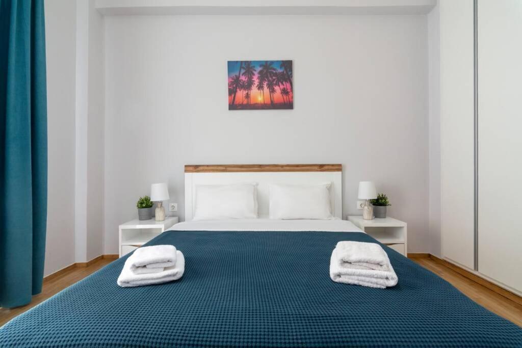 Chic & Minimal Apt. 5 min from Metro