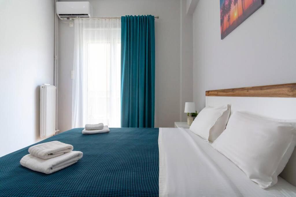 Chic & Minimal Apt. 5 min from Metro