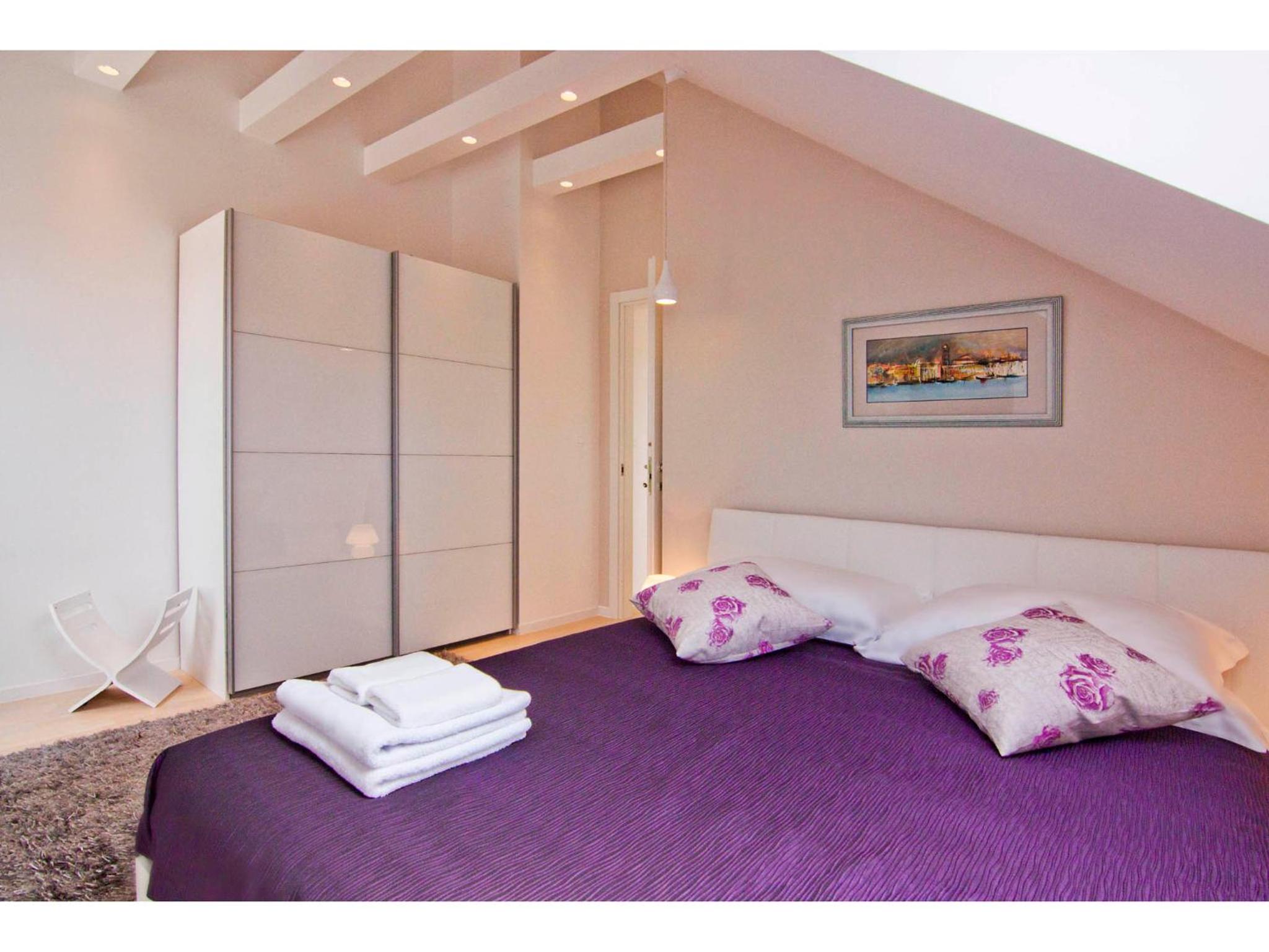 Laura Lux Suites