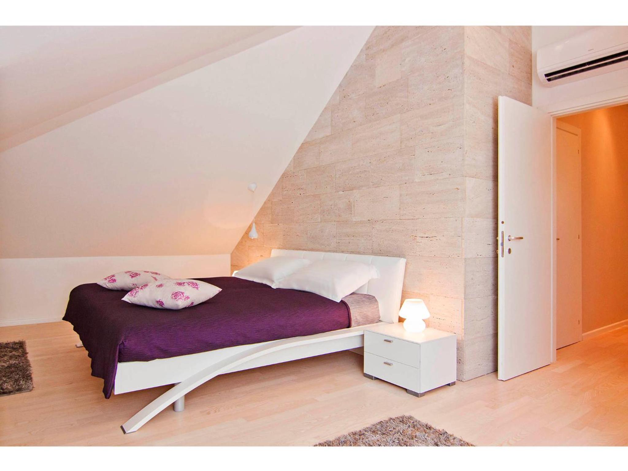 Laura Lux Suites