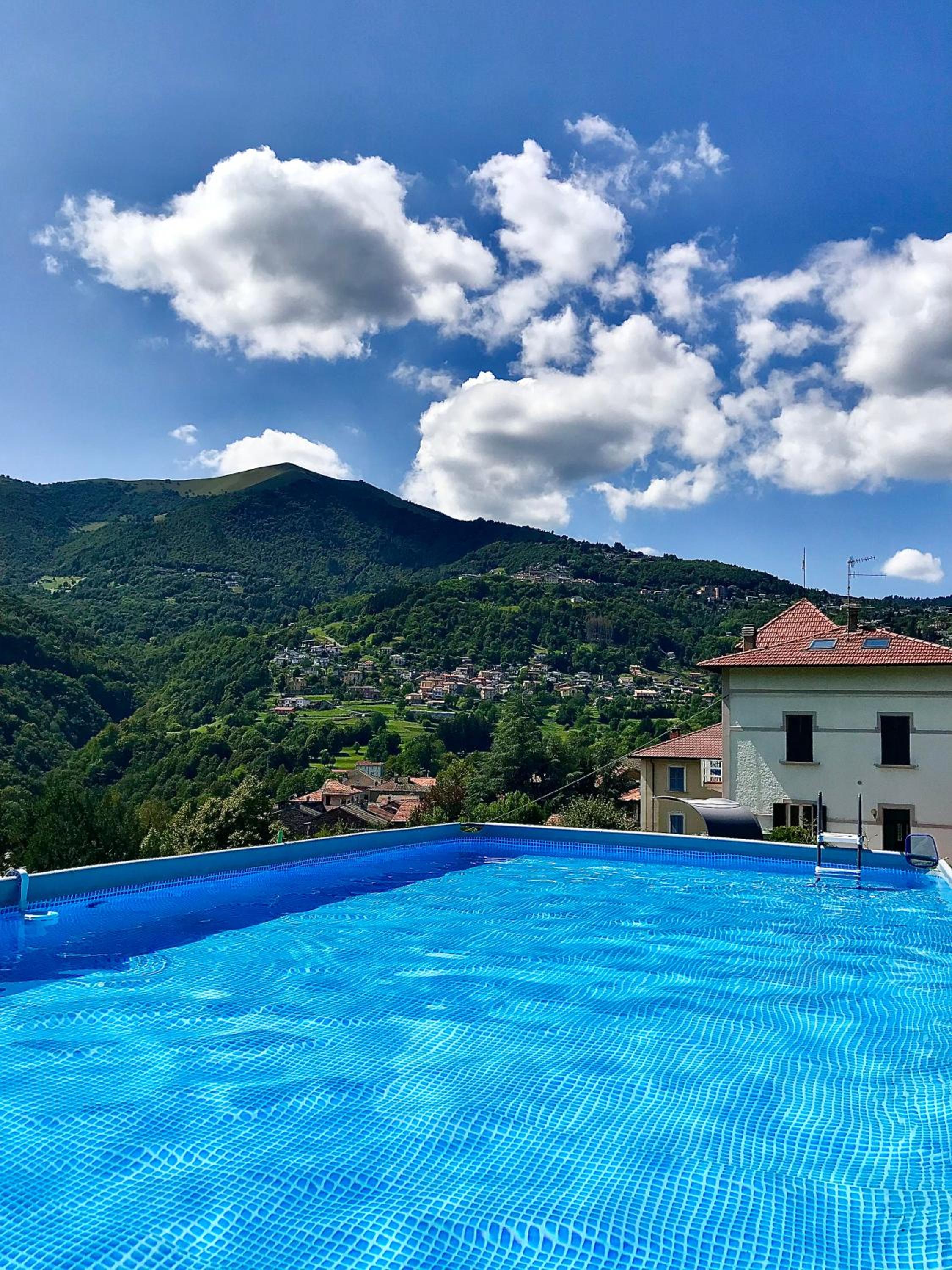 Apartment in Villa Oleandra with privet Garden & Pool view 3