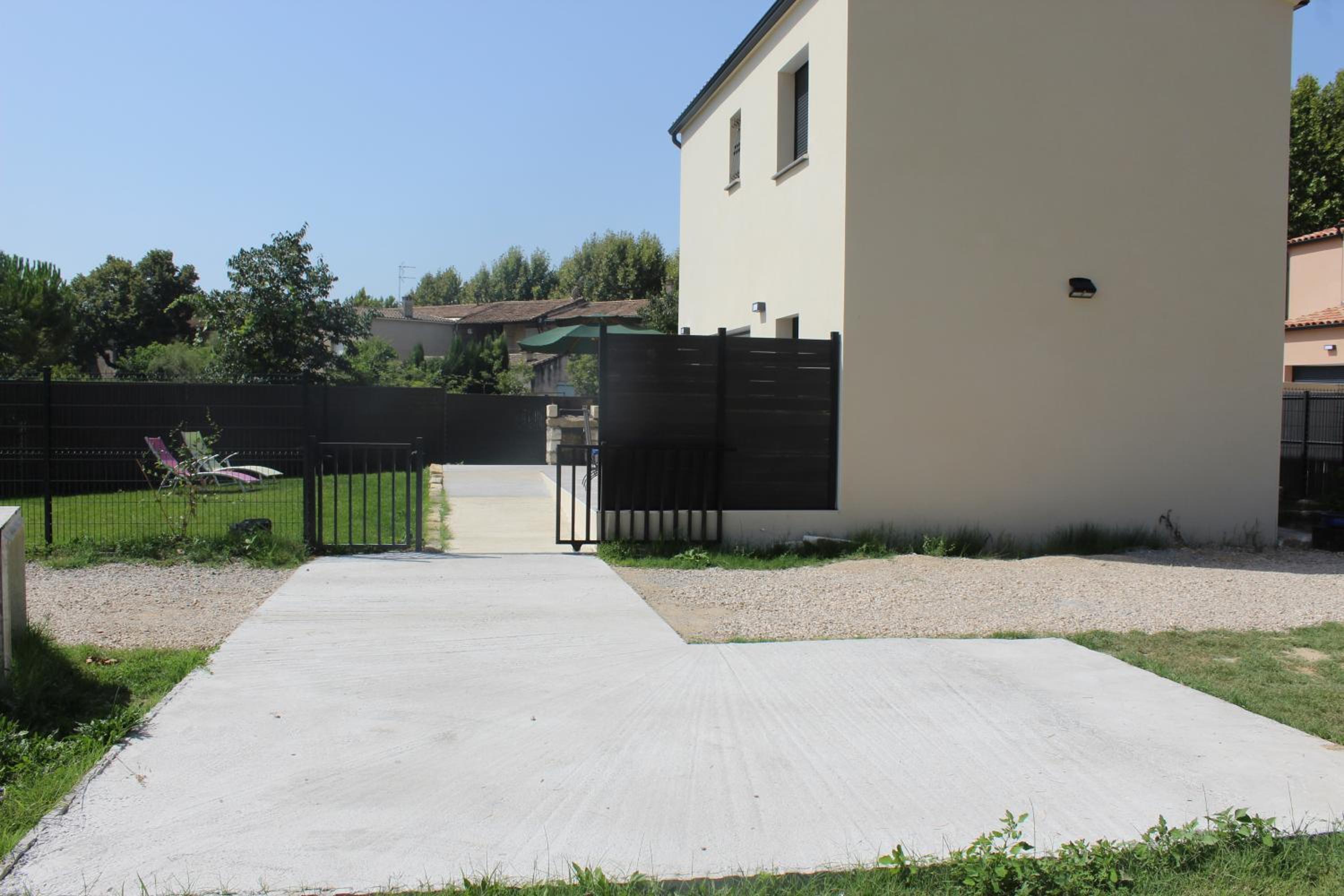 Maison neuve calme avec jardin et parking 15 mn de la Grande Motte et du Grau du roi ACCES PMR view 4