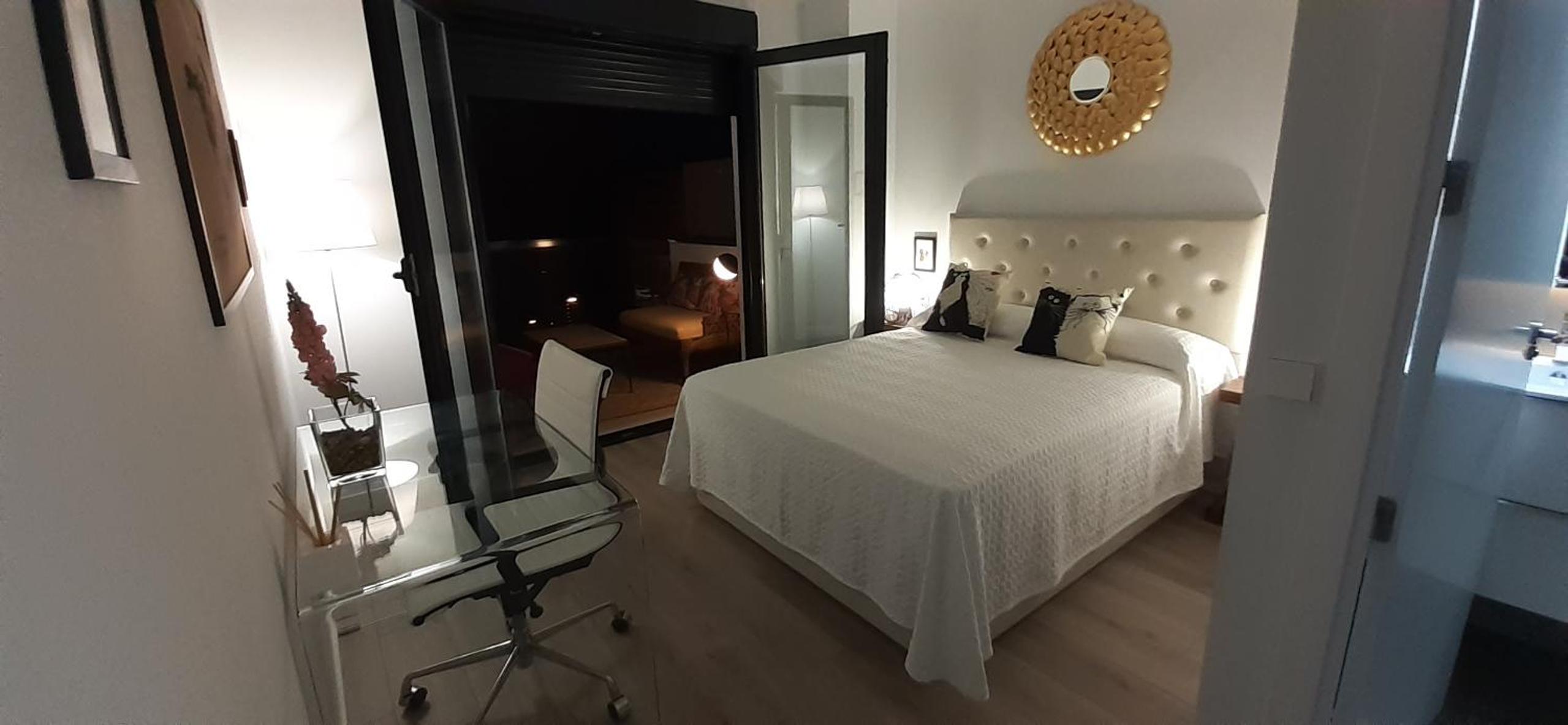 Teatinos Suite