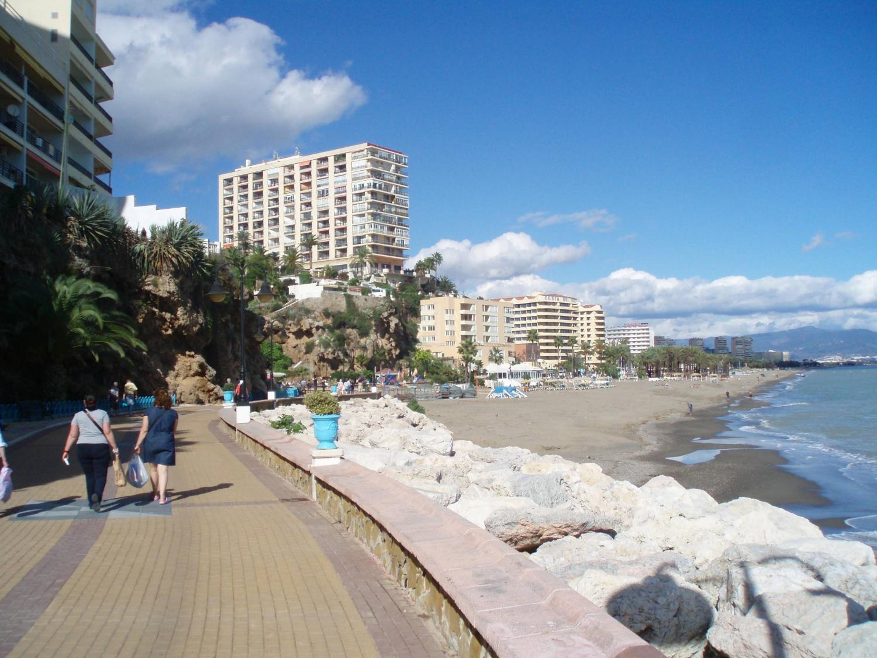 Apartamentos La Roca Rentals