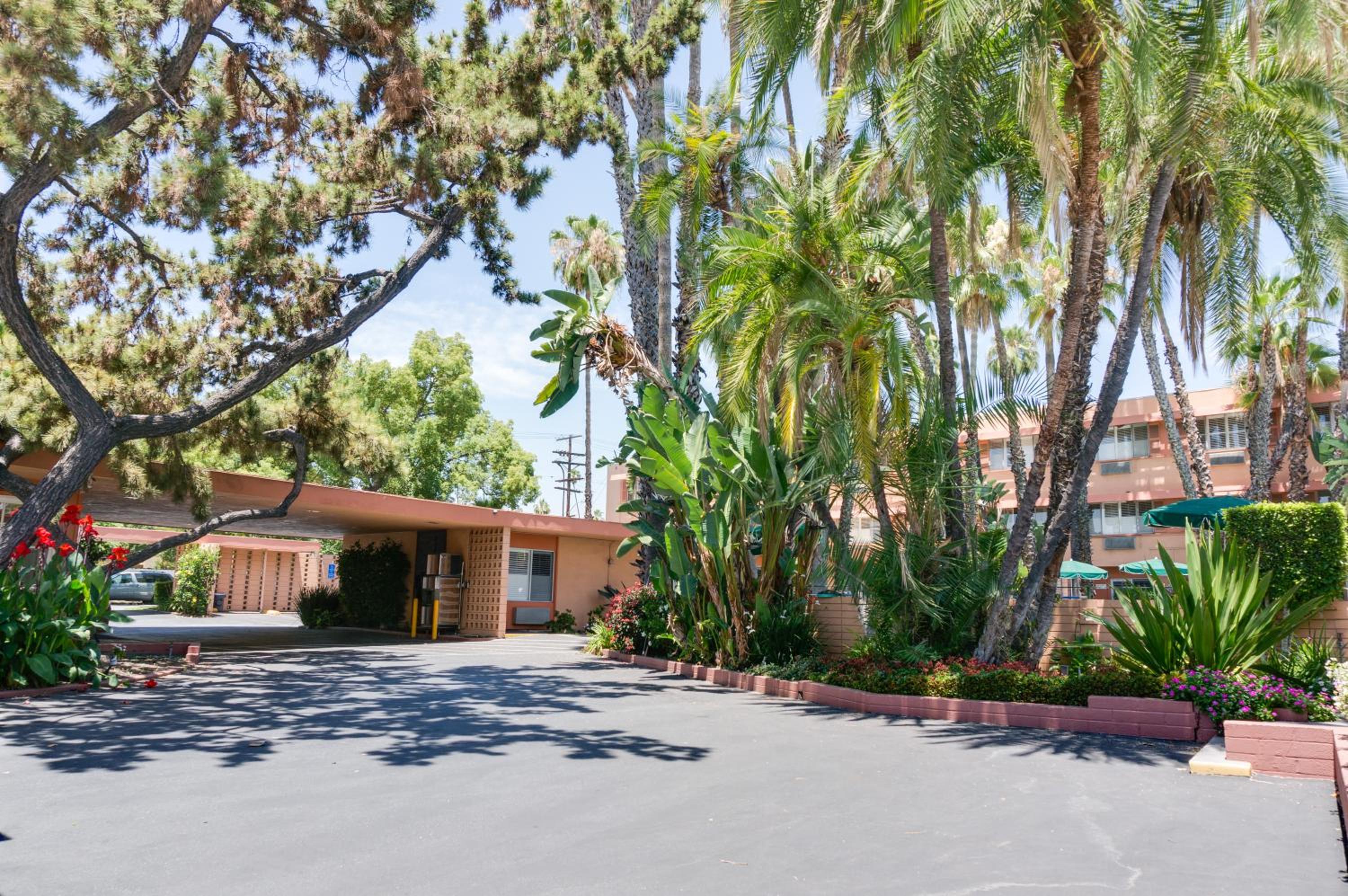 Saga Motor Hotel Pasadena view 3