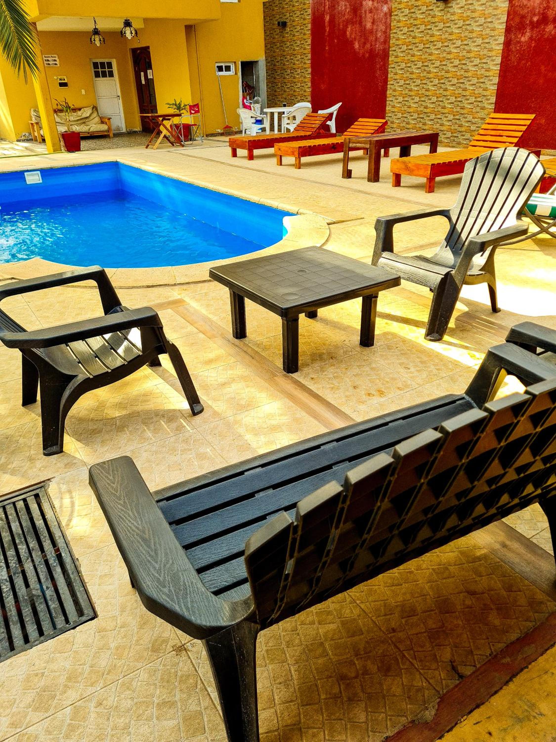 El Descanso Hotel