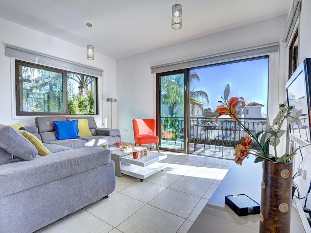 Villa Protaras Paralia Spacious 4Bdr Central Protaras Villa