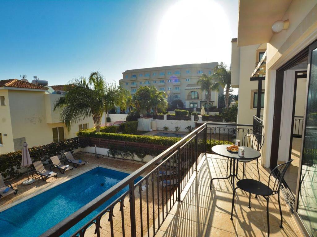 Villa Protaras Paralia Spacious 4Bdr Central Protaras Villa