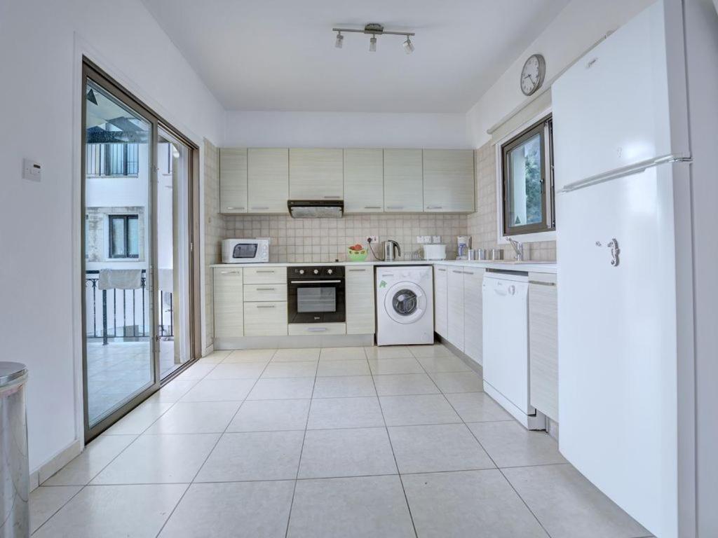 Villa Protaras Paralia Spacious 4Bdr Central Protaras Villa
