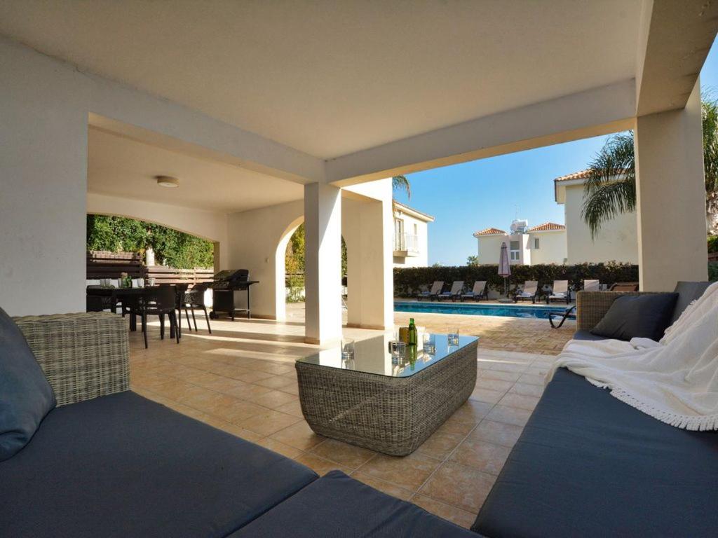 Villa Protaras Paralia Spacious 4Bdr Central Protaras Villa