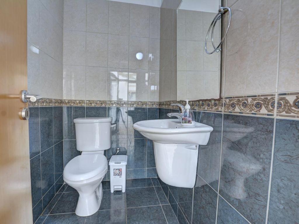 Villa Protaras Paralia Spacious 4Bdr Central Protaras Villa