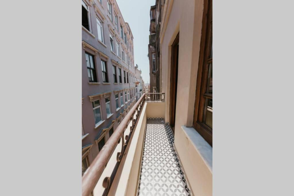 Galadoo Suites 3rd Floor - Image 16