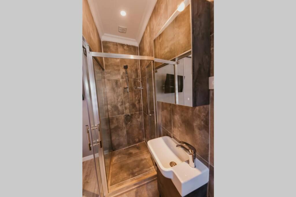 Galadoo Suites 4th Floor