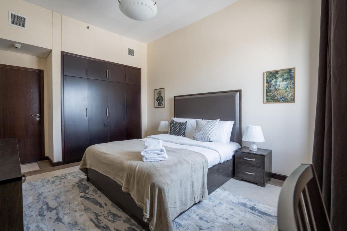 HiGuests - Incredible City Views in Deira 5-min to Airport